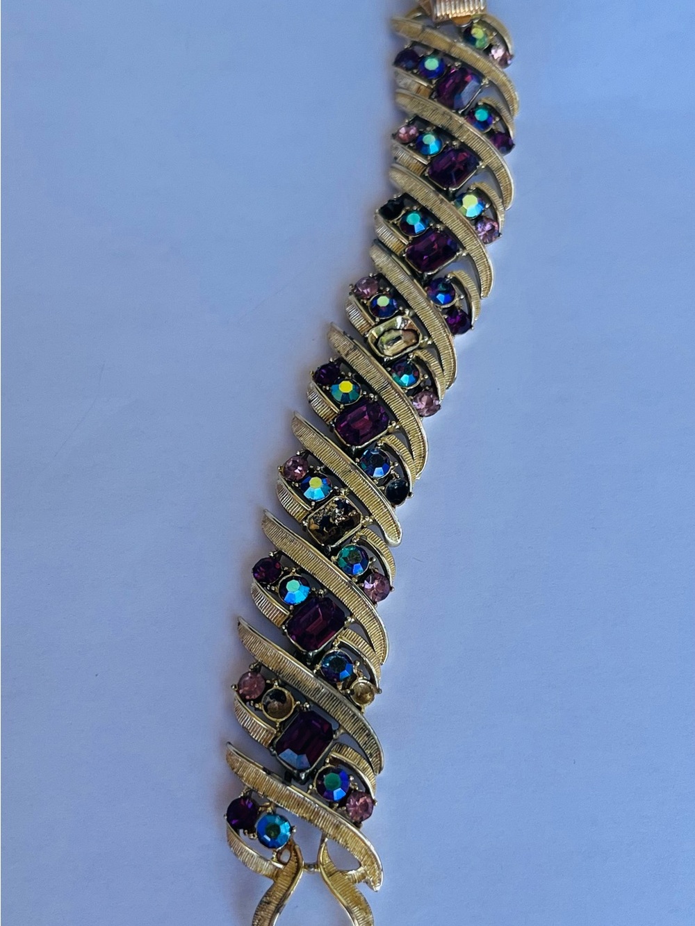 Vntg. 50s-60s iridescent and purple stones bracelet and earrings